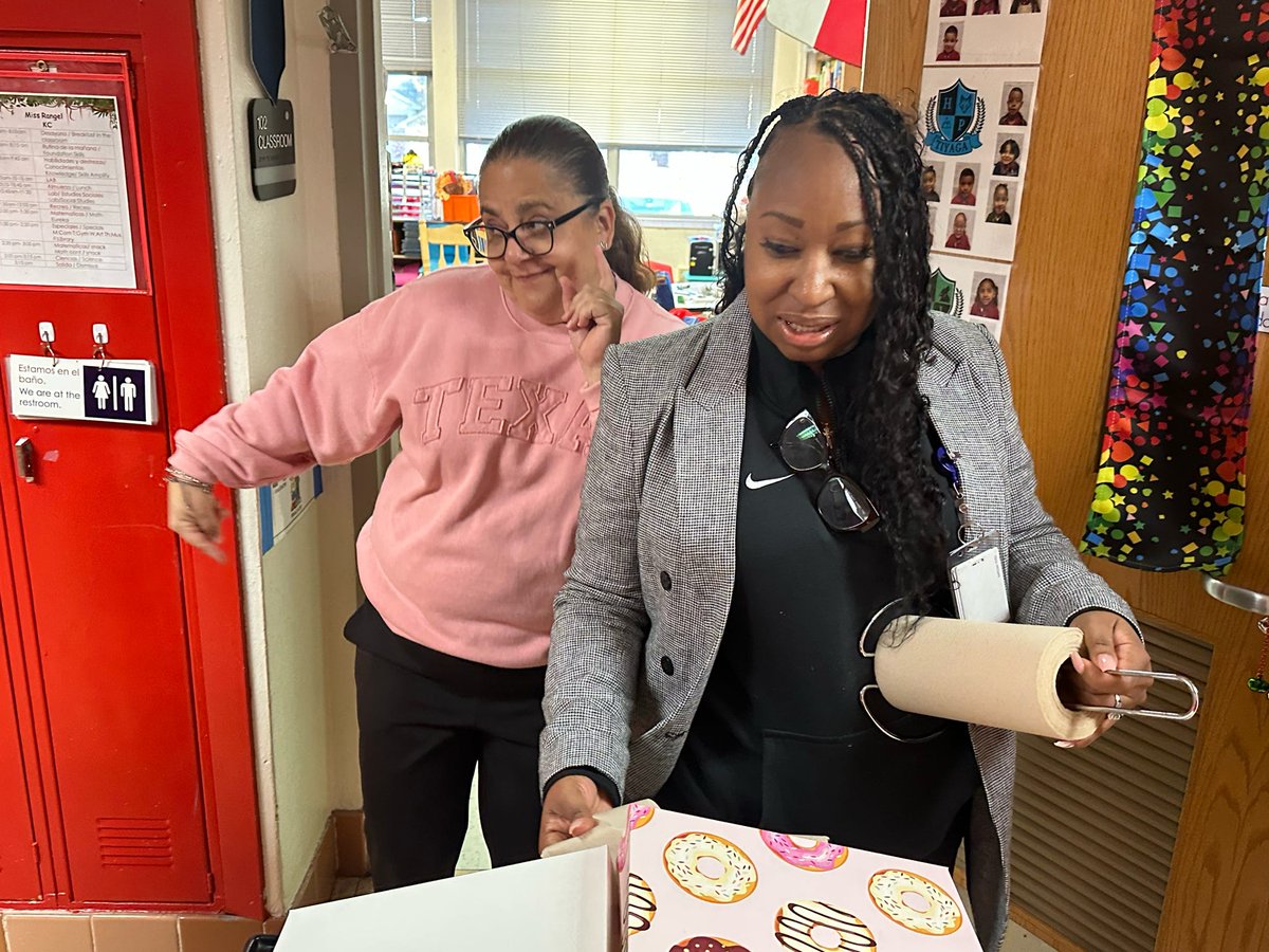 BurlesonDISD's tweet photo. "Big thanks to our amazing A-Team for the donuts ๐ฉ and letting us stay cozy in sweats on this chilly day back from Thanksgiving break! ๐ฅถ๐ We are so thankful for all you do! #ThankfulTuesday #BackToSchoolVibes #SweatLife" @MHammonds27 https://t.co/Ro2YzLSQCN