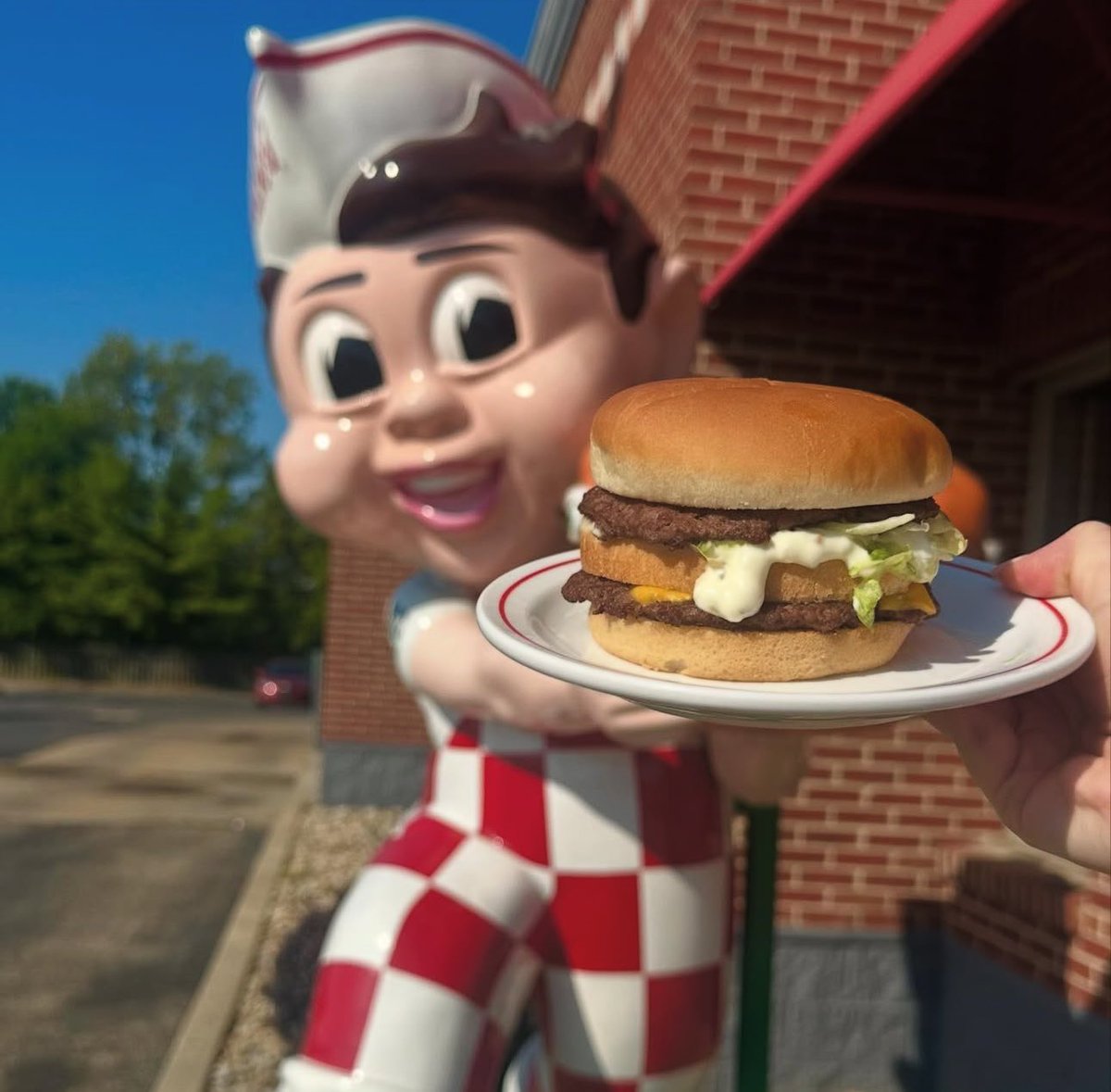 FrischsBigBoy's tweet photo. No need to worry—Frisch’s is here to stay!⭐️ Visit this link to explore our open locations and grab a code for a FREE Big Boy on the rewards app!🍔

https://t.co/lVb90JMp38 https://t.co/zJ9NClUT4m