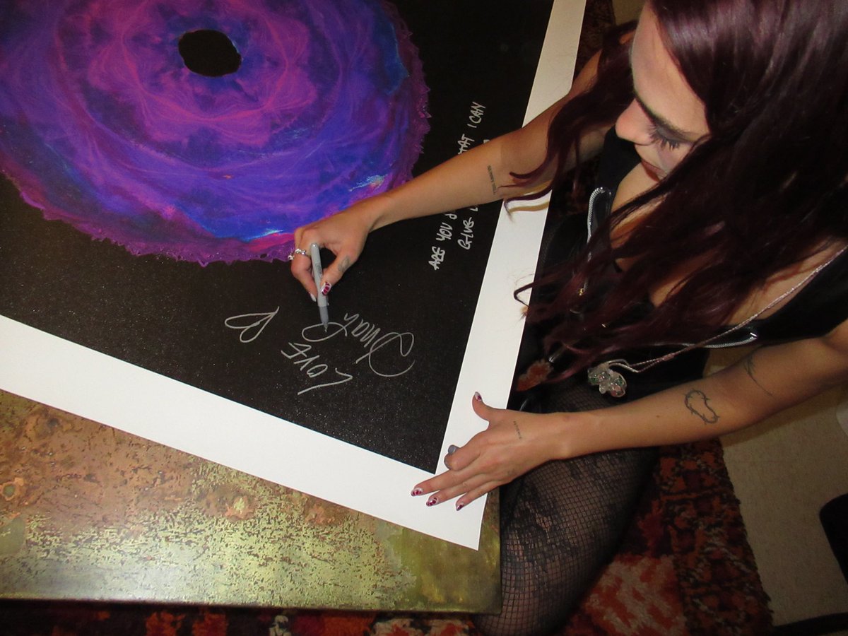 Soundwaves_Art's tweet photo. Our collection with @DUALIPA is now live! Dua has signed artwork created from ‘Houdini’, ‘Training Season’ and ‘Don’t Start Now’ to support her very own Sunny Hill Foundation. Only 33 prints and 3 originals available of each song here: https://t.co/K4XgfZiXPo https://t.co/2seNaWWdy8