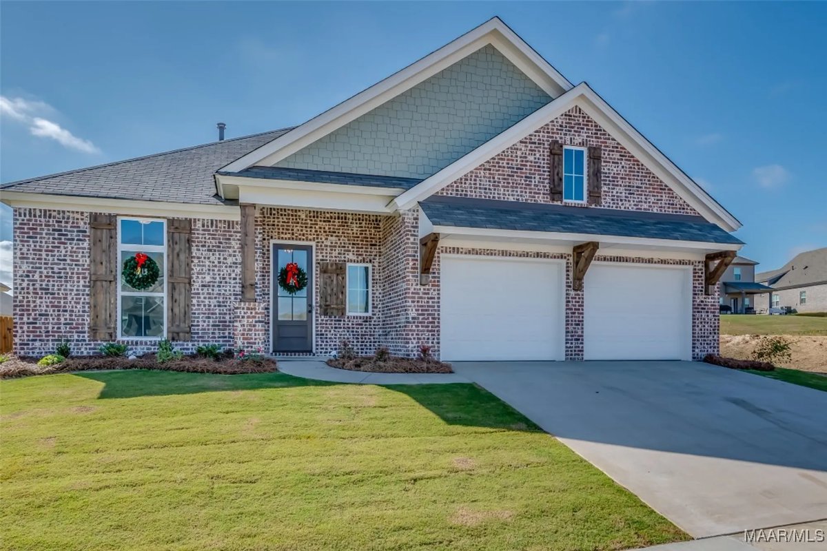 LowderNewHomes's tweet photo. What do all these homes have in common?! They can close THIS YEAR! And they are truly move-in ready, equipped with appliances, fence, blinds, and up to $7,500 cash to close! ⏰ Time is running out on this deal https://t.co/XCEDS0H3dl https://t.co/z3g8sfQAaw