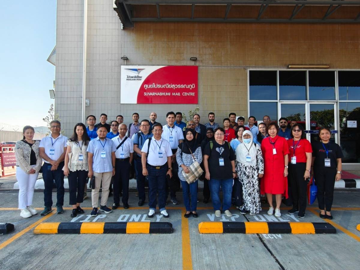 UPU_UN's tweet photo. 📍Bangkok, Thailand: 41 participants from 17 #AsiaPacific countries are at @APPU_Post's College for the UPU #ORE3 Workshop, focused on enhancing postal operations, modernizing services, boosting #eCommerce readiness, and improving #MailTracking & visibility with technology🌏 https://t.co/WWYxmc6BgL