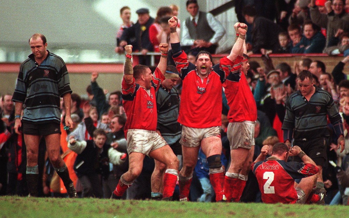 scarlets_rugby's tweet photo. Recognise the jumper design?
Edrych yn gyfarwydd?
#Stradey #throwback #YmaOHyd https://t.co/G9GBKIlALi