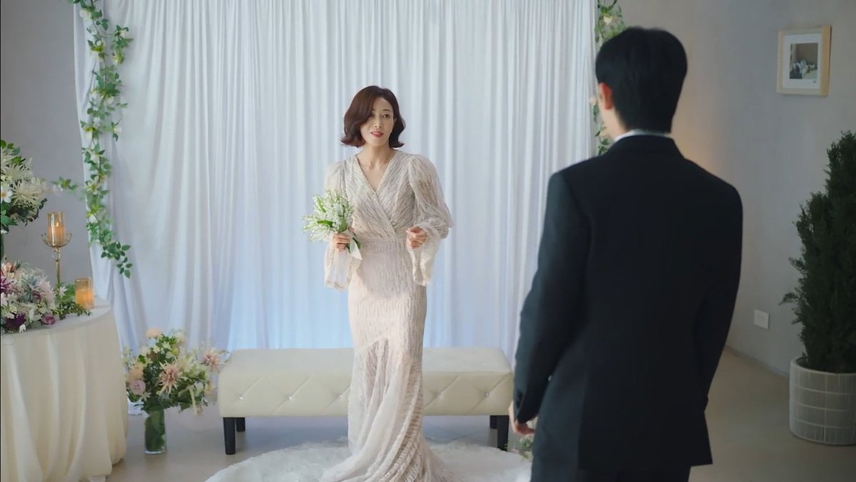 nyamn1346's tweet photo. 본방 때 소리지를뻔함 이걸..주네?
개아름다운 신부대기실의 (현재)서혜숙을? https://t.co/ACf0NYDA2x