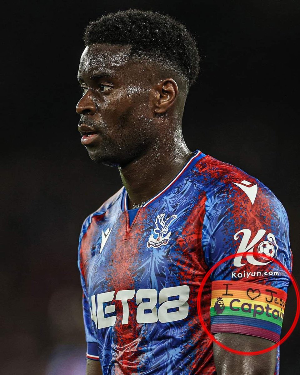 sportandfaith's tweet photo. “I ❤️ Jesus”. The message Premier League star Marc Guehi boldly wrote on his captain's armband vs Newcastle.
Praise God for these athletes who are unashamed of professing their faith with the world! ⚽🌍
#palace #cpcfc #marcguehi #guehi https://t.co/btJQt10A8v
