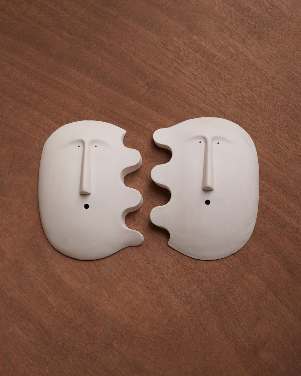 claymen_'s tweet photo. Interconnected.
Silent faces in quiet dialogue, blending and merging. https://t.co/2pV8R0sGSQ