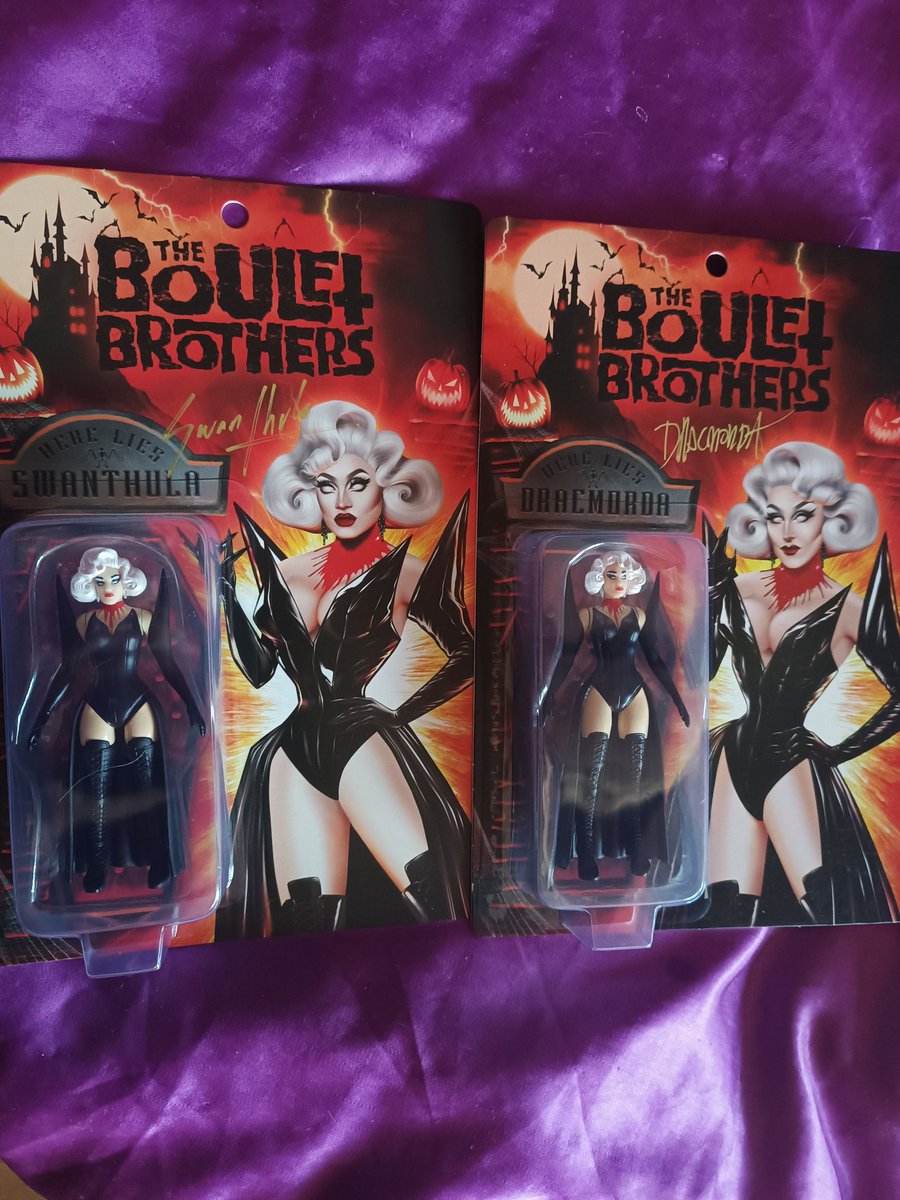 svartkrage's tweet photo. Just after the @BBDragula finale they are finally in my hands 💜💜💜 #dragula666 https://t.co/c7igAD5qwf