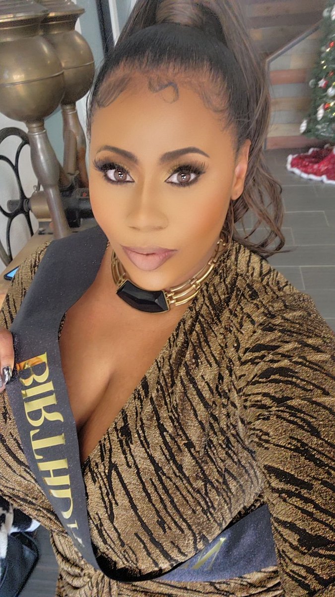 mhorton2810's tweet photo. It's my birthday month. Feel free to pin the bday lady🤑🥳https://t.co/sD5s0vMnyT https://t.co/XbKNtVbcQz