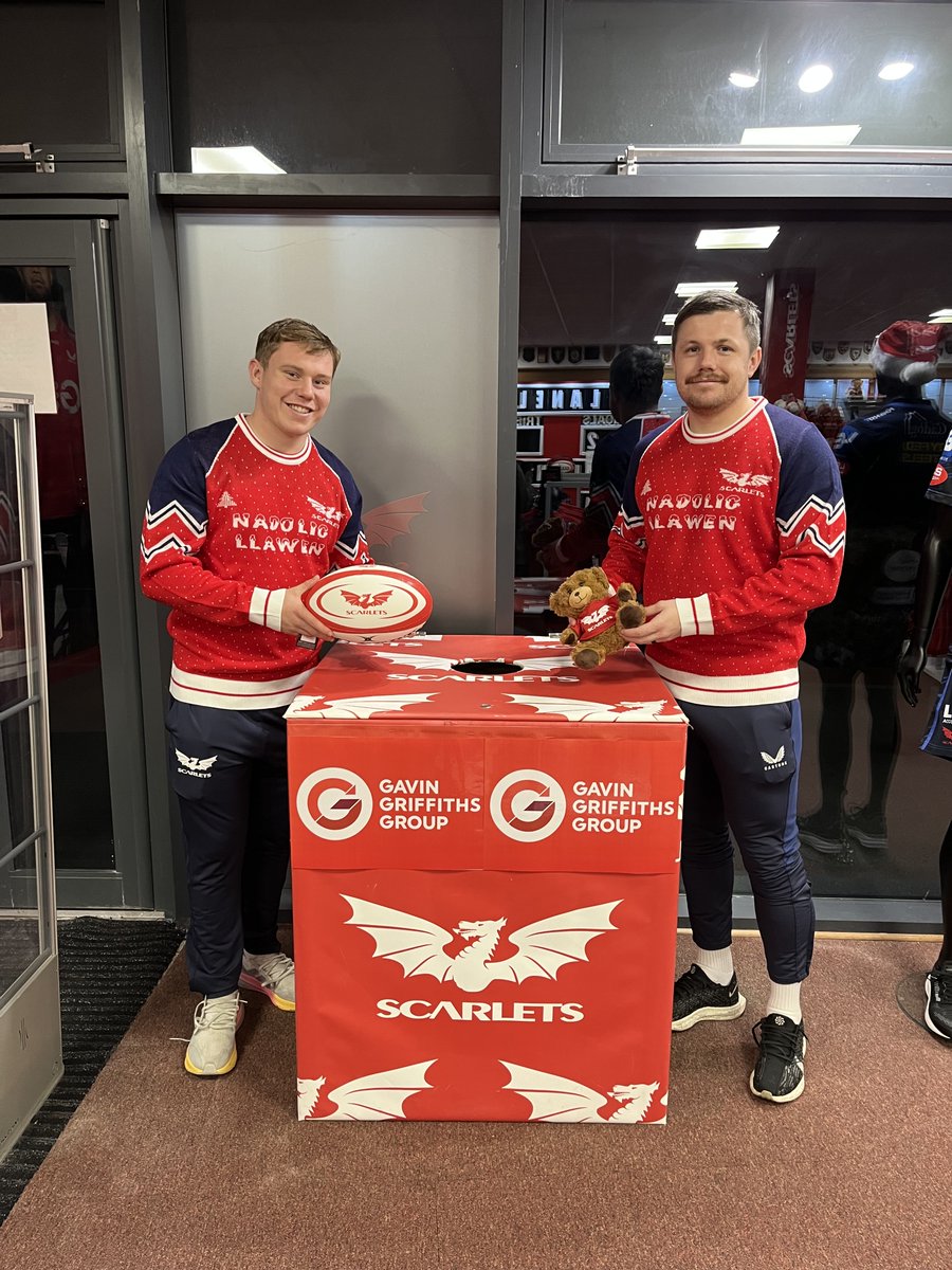 scarlets_rugby's tweet photo. Recognise the jumper design?
Edrych yn gyfarwydd?
#Stradey #throwback #YmaOHyd https://t.co/G9GBKIlALi