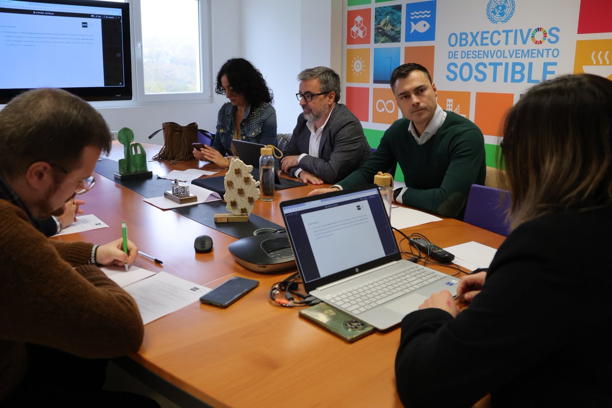 depulugo's tweet photo. 🧑‍🎓O Deputado de Promoción Económica e Social, Pablo Rivera Capón, participou este martes na Xunta Reitora da @UNEDLugo 

📖Na reunión celebrouse aprobouse unha “ambiciosa” programación de extensión universitaria para o curso académico 2024-2025

👉https://t.co/BECP0NsYal https://t.co/1Tne5Cvz1l