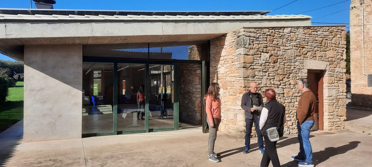 We had the privilege of visiting 3 inspiring shared self-consumption #EnergyCommunities in Catalonia.

We learned about

✅The challenges faced during implementation
✅The support that made the projects possible
✅How these communities are organized
<a href="/cinea_eu/">CINEA 🇪🇺</a> #LIFEproject #EU2050