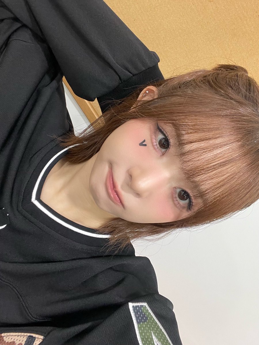 おそろしく速い挨拶。オレでなきゃ見逃しちゃうね。

#tripleS #트리플에스 #トリプルS
#トリプルエス #トエス
#Kotone #코토네 #コトネ