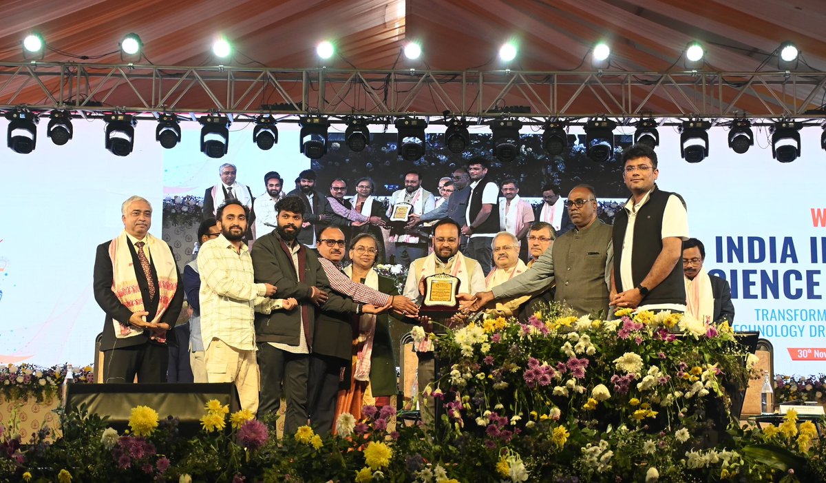 Attended the closing ceremony of the 10th <a href="/IISF_2024/">IISF 2024</a> at <a href="/IITGuwahati/">IIT Guwahati</a> today. Along with distinguished personalities, presented awards to the participants who have excelled in various categories. 

IISF fosters innovation and encourages global competitiveness in the fields of