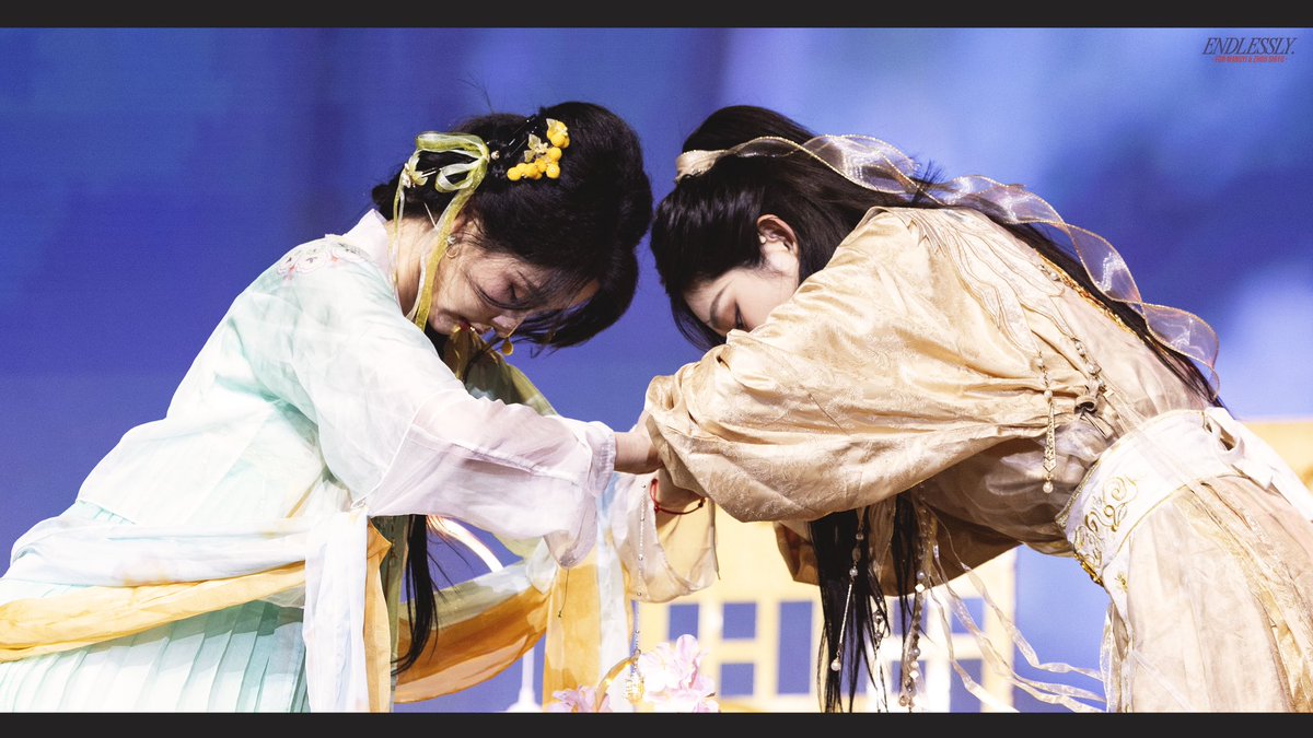 endlessly_sqhy's tweet photo. 241130 SQHY TOUR in SHANGHAI

#SNH48 #王奕 #周诗雨 #诗情画奕 #WANGYI #ZHOUSHIYU #SQHY  

i’ve entrusted my future to you. (1) https://t.co/eT9n1qklGq