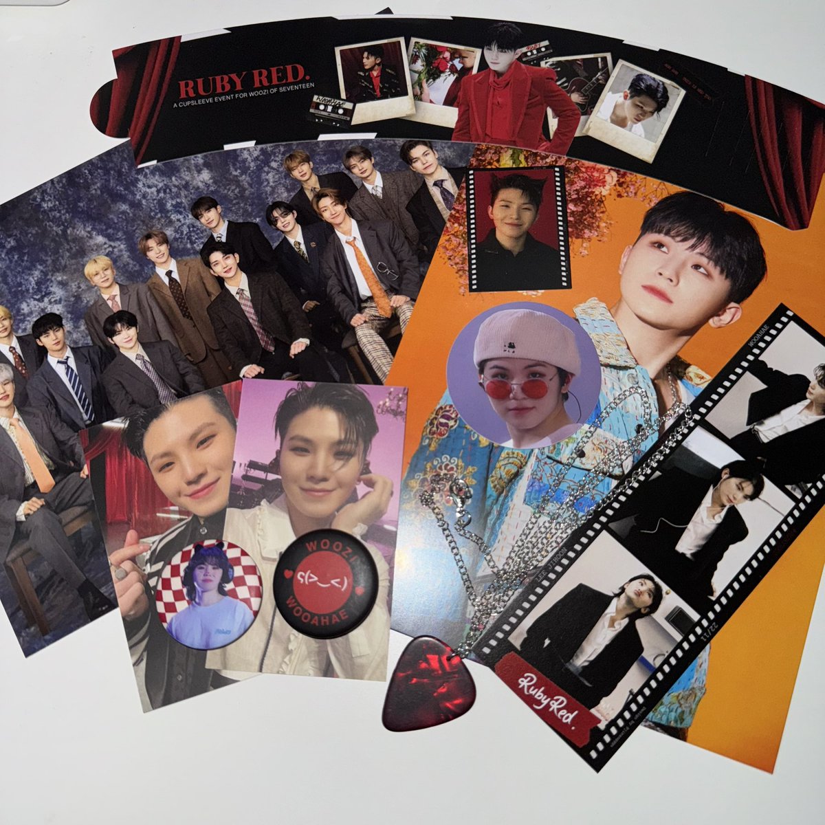 Glowingsvt1's tweet photo. Thank you for the freebies #RubyRedWoozi ❤️ lurvee the guitar pick necklace 😚 https://t.co/yEtNIkotCi