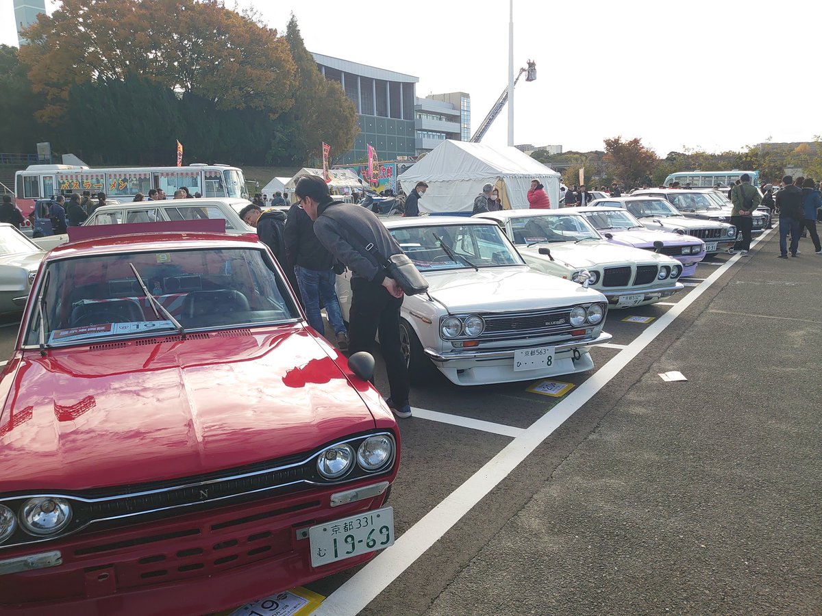 昭和レトロな車 昭和の懐かしいレトロカー約400台が集結 超マニアックな特別車両