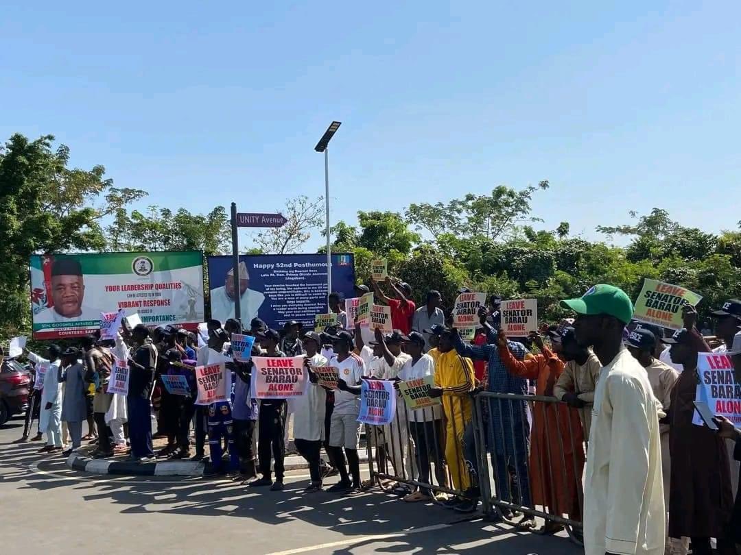 HonAbdullahiM12's tweet photo. Kaji yan isaka wai suna goyon bayan barau akan kudirin haraji” https://t.co/6zaulcUXui
