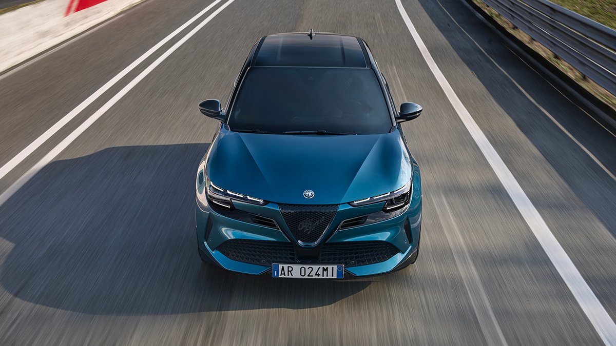 AlfaRomeo_Fra's tweet photo. Un concentré de sportivité, de technologies et de confort. La nouvelle Alfa Romeo Junior Ibrida est prête à prendre la route.
👉 https://t.co/oDGyos7TV8
#AlfaRomeo #JuniorIbrida
Pensez à covoiturer #SeDéplacerMoinsPolluer https://t.co/QRmq08FoFT