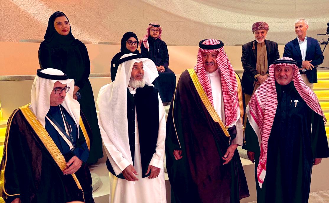 ibnlaboun's tweet photo. تلقيت دعوة للمشاركة في #مؤتمر_الأمم_المتحدة_لمكافحة_التصحر
المنعقد في #الرياض فألقيت في جلسة اليوم الأول
التي افتتحها #الأمير_سلطان_بن_سلمان
بحث علمي بعنوان:
#جيولوجياً بلاد العرب كانت خضراء وستعود خضراء
#Geologically Arabia Was Green and Will Return Green Again
#Cop16Riyadh https://t.co/fLq7iu7xnR