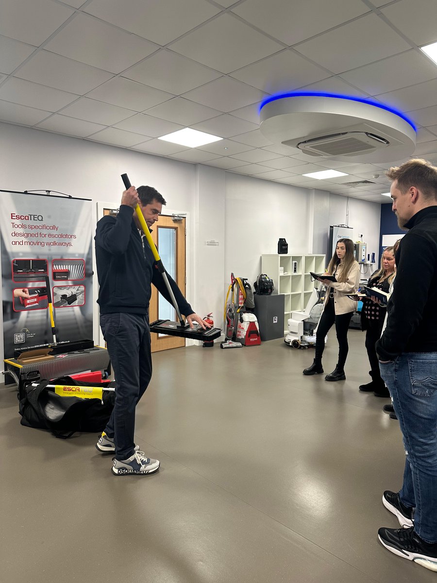 TLKILLIS's tweet image. Big thanks to Willem from Escateq for an engaging training session on Escateq equipment! 🙌 At Killis, we’re all about upskilling and growth. Your expertise in escalator cleaning was invaluable. 🚀✨

#killis #cleaning #cleaningsolution