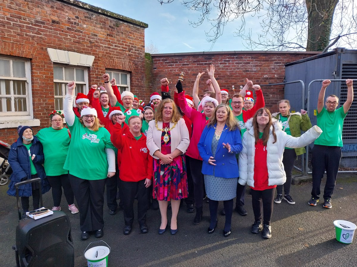 What a fabulous afternoon we had at the town hall on Saturday.   Fabulous christmas entertainment, stalls and food.   Thank you to all the volunteers who helped – it was lovely meeting you all!