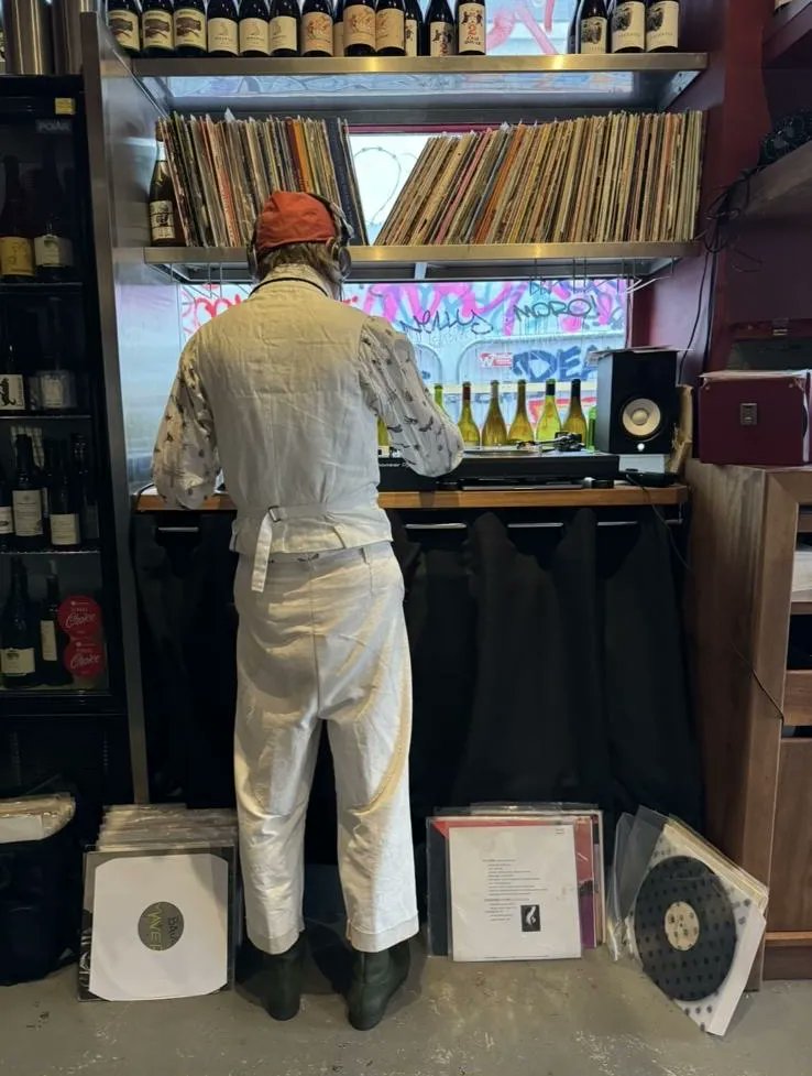 ZSchneeweiss's tweet photo. As nightclubs wane, London restaurants invite DJs to the dining room https://t.co/QDB8RGWHtj via @estapley https://t.co/ZHRx5x0fBy