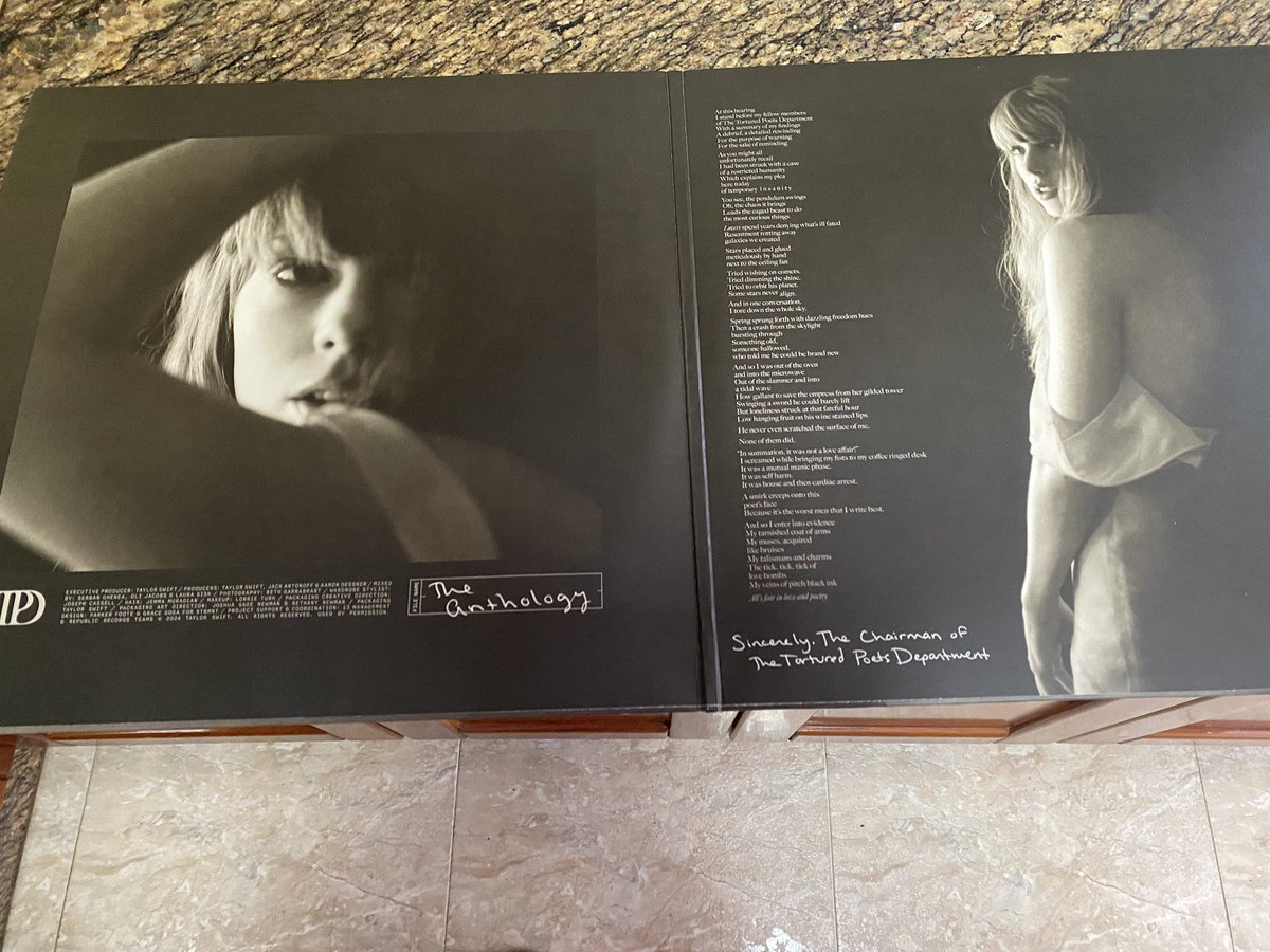AnaRam1rez's tweet photo. Ya me ha llegadoooo!!! #TTPDTheAnthology https://t.co/lFzoRUkSQT
