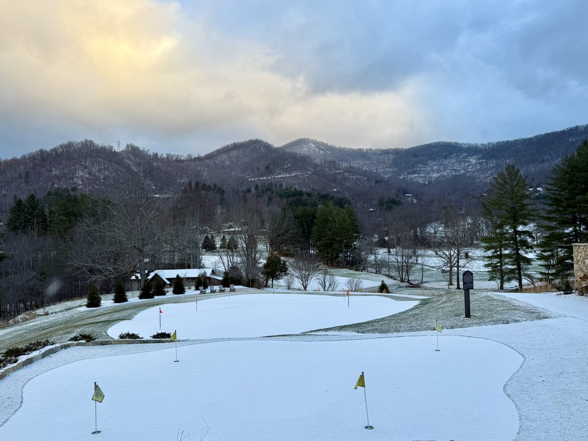 jeremyboone's tweet image. No golf today.  A balmy 18°.
