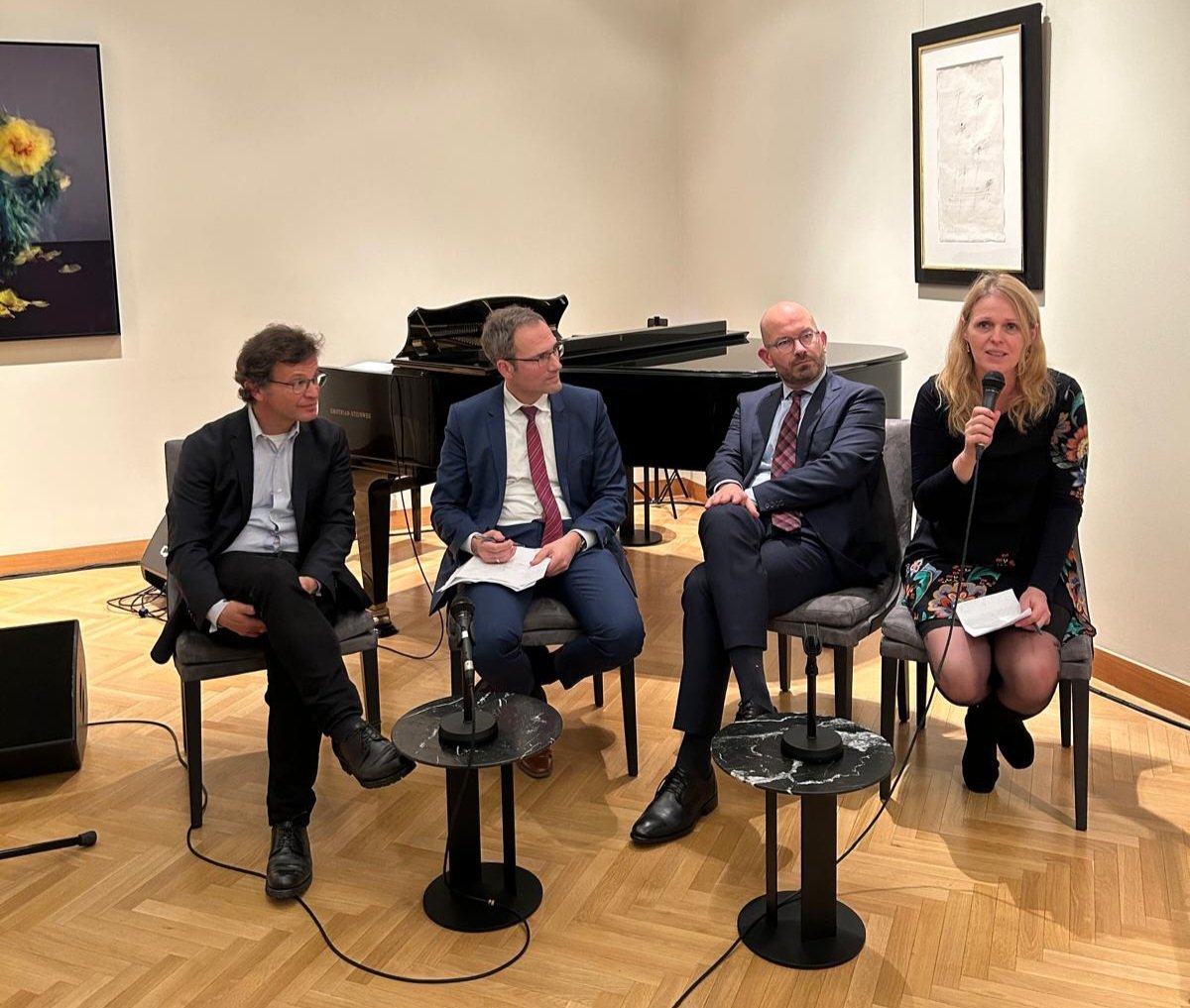 Julia Gross tweet media