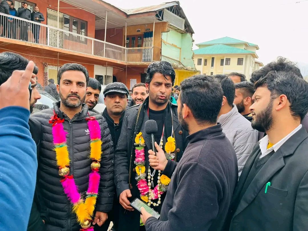 AdvMasrat's tweet photo. Congratulations Advocate Ahrar for being elected as new Bar President Kupwara. Your success is the result of your hard work and determination. https://t.co/S4yrKkfSYK