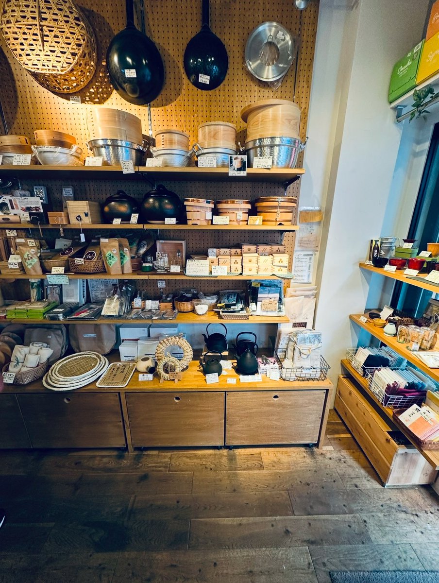 YukariSakamoto's tweet image. One of my favorite shops for kitchenware in #Tokyo is at #Tsukiji Market. Details: foodsaketokyo.com/2024/12/03/tsu…

#foodsaketokyo #foodsaketsukiji #japantrip