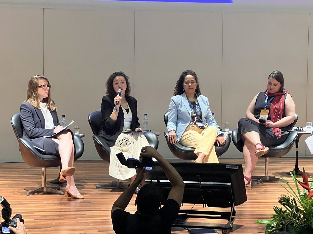 Open Gov Partnership (@opengovpart) on Twitter photo <a href="/maassenpaul/">Paul Maassen</a> Cinco desafíos en la región a trabajar según <a href="/glouch_g/">Gloria J. Guerrero 🤖</a> <a href="/ildalatam/">ILDA</a> :
1. Fortalecer la gobernanza
2. Mejorar la calidad de los datos
3. Cerrar la brecha digital
4. Asegurar la sustentabilidad de iniciativas de datos abiertos
5. Proteger privacidad de datos
#AmericaAbierta <a href="/maassenpaul/">Paul Maassen</a> Cinco desafíos en la región a trabajar según <a href="/glouch_g/">Gloria J. Guerrero 🤖</a> <a href="/ildalatam/">ILDA</a> :
1. Fortalecer la gobernanza
2. Mejorar la calidad de los datos
3. Cerrar la brecha digital
4. Asegurar la sustentabilidad de iniciativas de datos abiertos
5. Proteger privacidad de datos
#AmericaAbierta