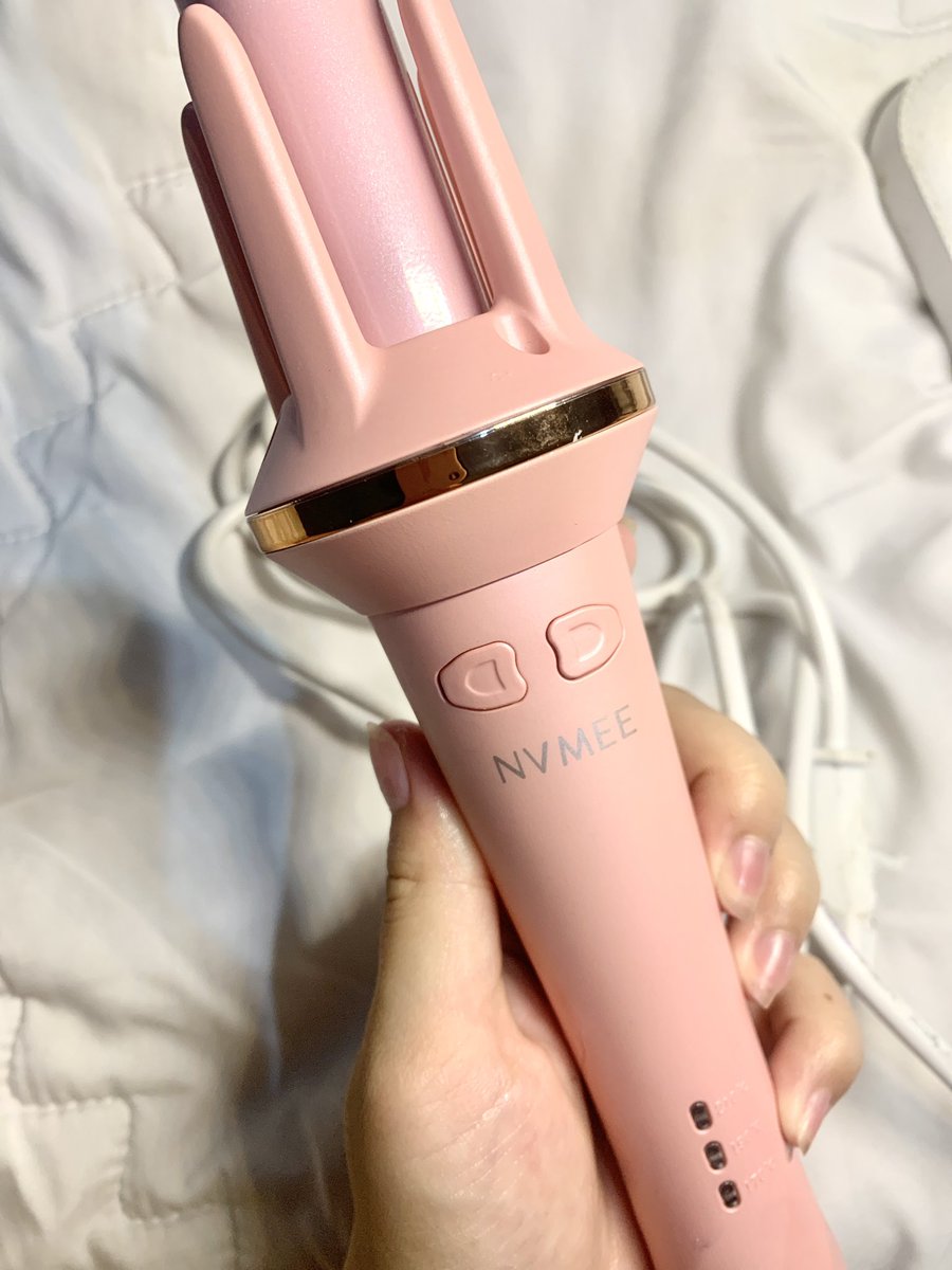 aku pake catokan curly otomatis dari nvmee yang libra! ini langsung beli karna keracunan catokan otomatis 😆🤍

mereka hasilin spiral curl! dan diameternya pas banget jd hasilnya curly natural gitu <3

funfact cocok buat short to long hair kyk aku gini jadi hasilnya bagus!