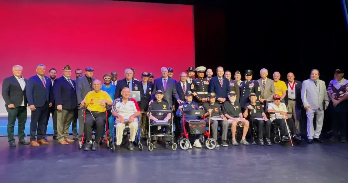 ospreyobserver.com/2024/12/congre…  Congressman Vern Buchanan Commendation Event Includes Honors For Six WWII Veterans - 11/8, Buchanan hosted a Congressional Veteran Commendation event at Newsome High School’s newly opened performing arts center. ...