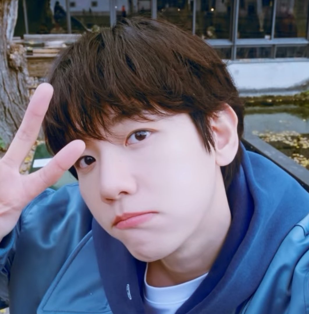 kimkwan7's tweet photo. เซลฟี่แต่พ้อยขา จริตคนสวยก็งี้ https://t.co/jZtu7KqDi6