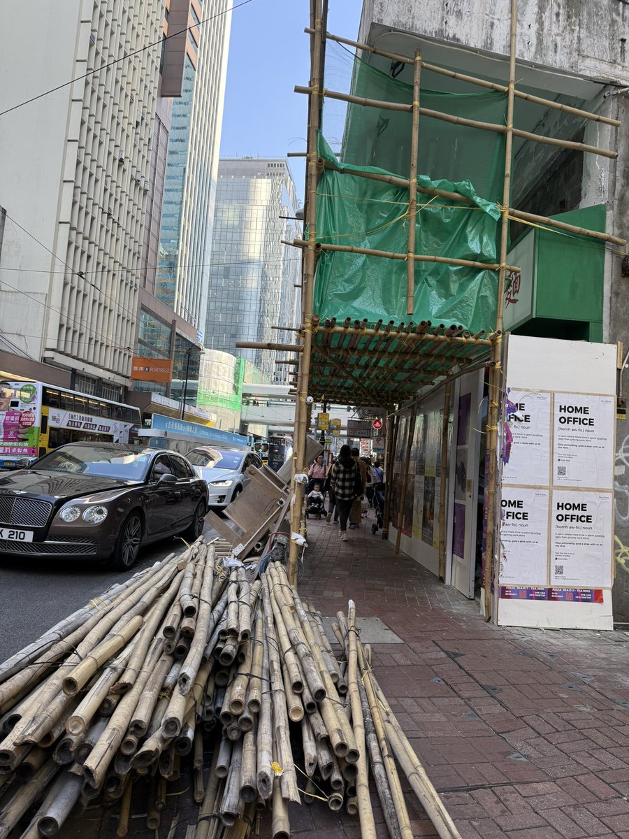 Bamboo scaffolding will never cease to amaze me 🎋