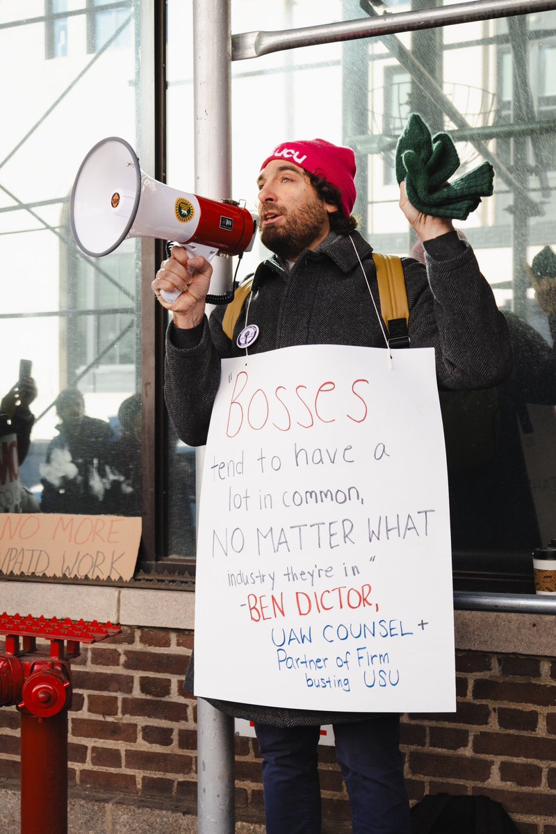 Yesterday USU picketed for 7 hours in midtown! 

9A offices are in the postal workers union building along with a bunch of other unions, including CWA Local 1101 and the Central Labor Council, both of whom refused to cross our picket line and closed their offices ✊✊

1/