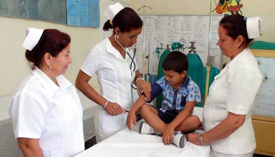 En el Día de la Medicina Latinoamericana, el reconocimiento a los trabajadores del sector de la salud cubanos, quienes, en medio de las complejidades, redoblan esfuerzos para brindar un servicio con calidad a la población. Gracias por su entrega y compromiso.

#CubaPorLaVida