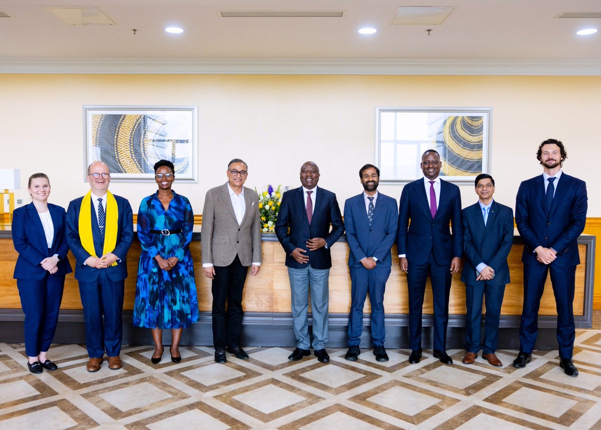 This afternoon, Prime Minister Dr. Ngirente met with Dr. Rajesh Jain, Chairman and Managing Director of Panacea Biotec, an Indian biotechnology firm, during his working visit to Rwanda with his delegation.
