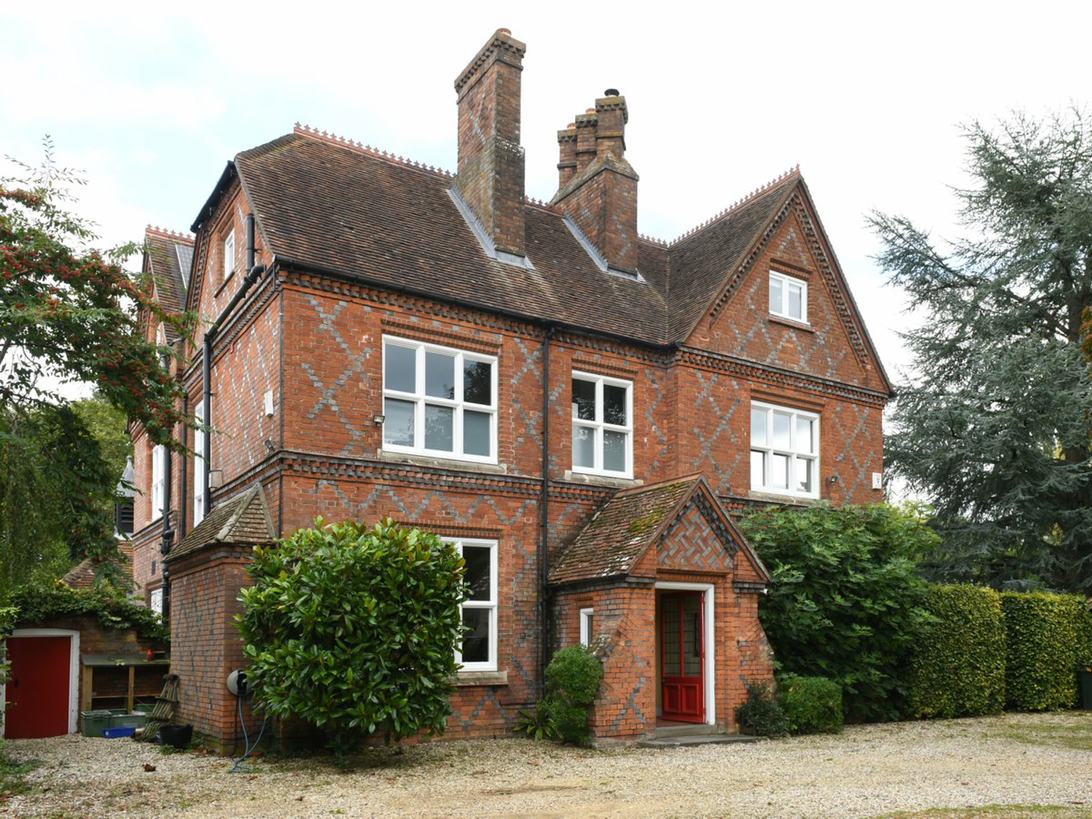 <a href="/SashWindowUK/">The Sash Window Workshop</a> specialises in high-quality timber windows and doors that are designed to improve energy efficiency while complementing the architectural style of the building. 

Learn more: ow.ly/IzuS30sIbgr