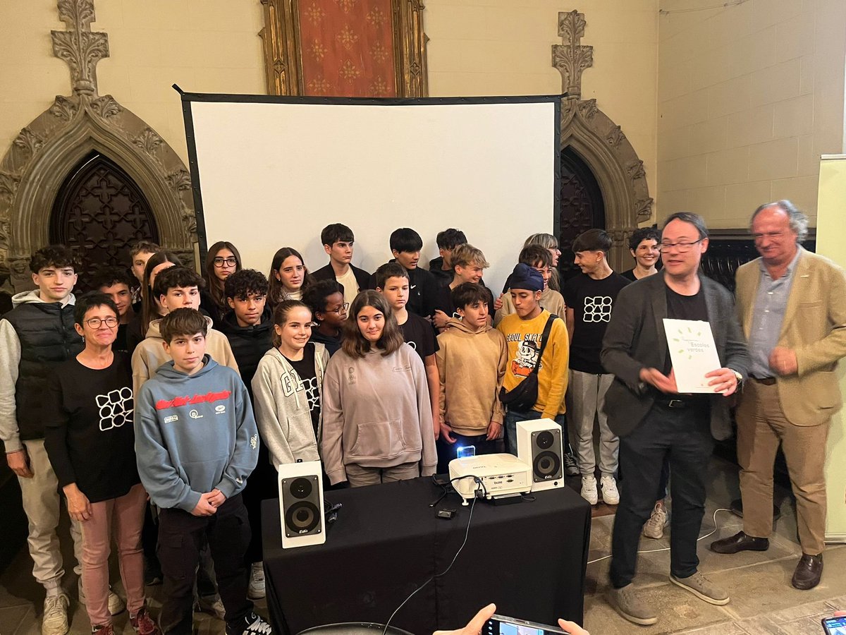 escolesverdes's tweet photo. 🌿Avui s’han lliurat els Premis d'Escoles Verdes 2024!🏆

👏Felicitats als centres guardonats:
🌿Escola Vedruna de Vilafranca
🌿Escola Lacustària de Llagostera
🌿Institut Jaume Huguet de Valls
🌿Escola Barcanova de Sta. Perpètua de Mogoda

🔗Enllaç: https://t.co/OvxicLs72j https://t.co/VedapSVPbl