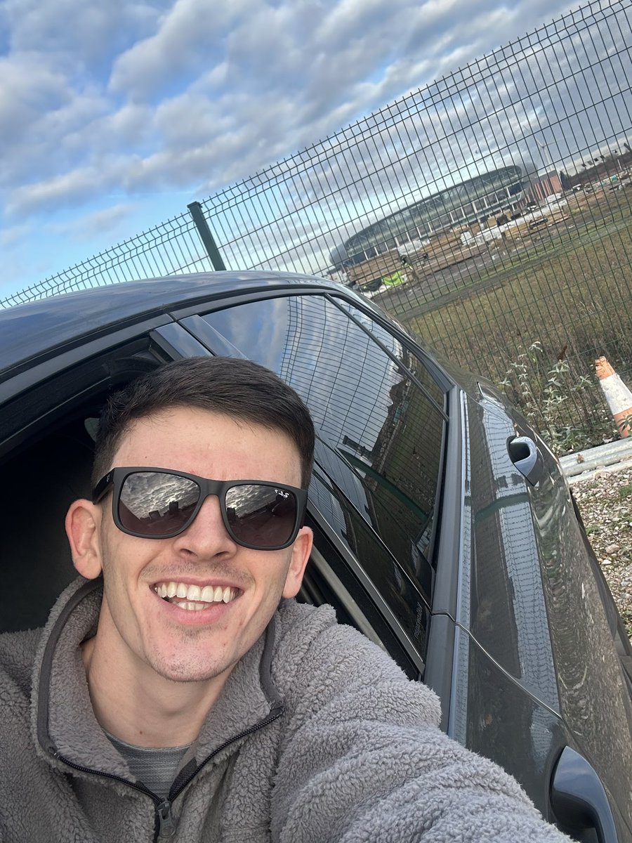 st1llryan's tweet image. Doing an interview at this beautiful tingg this afternoon 🥹💙 #bramleymoore