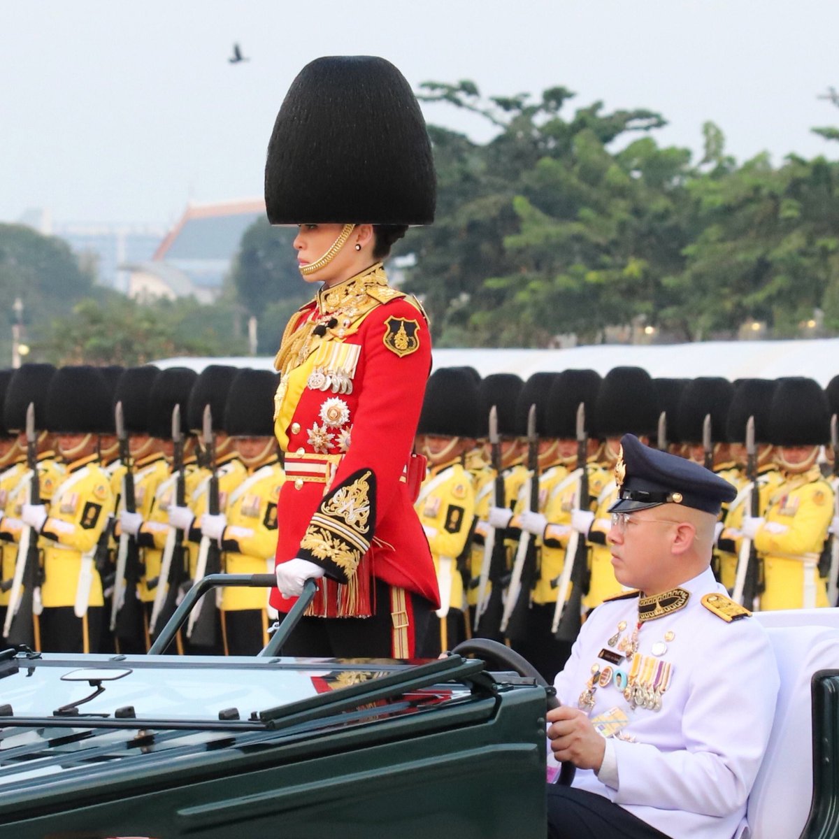 พระราชินีสุทิดา ทรงนำทหารรักษาพระองค์และสามเหล่าทัพ ในพิธีสวนสนามและถวายสัตย์ปฏิญาณตน พุทธศักราช ๒๕๖๗
.
#QueenSuthida as the position of "Commander of the Combined Forces" the rehearsal for the parade and oath of allegiance of The King Infantry Regiment, King's Own Bodyguard.