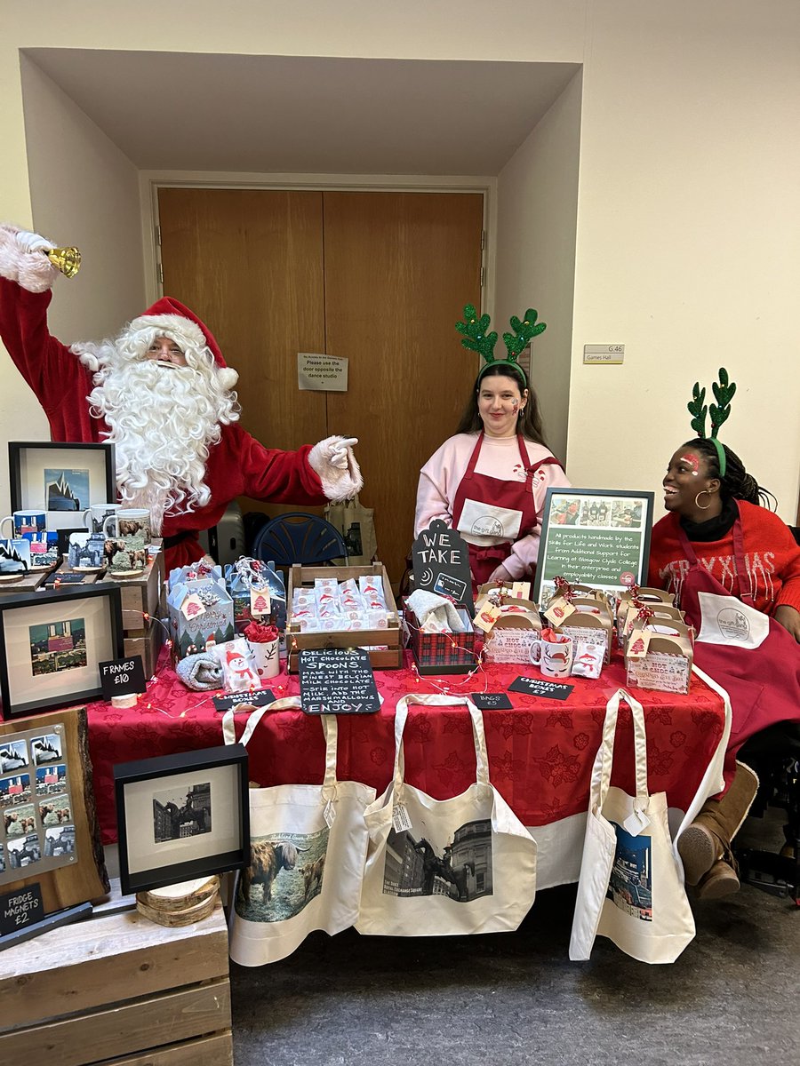Christmas markets in full flow and Santa made a visit!! <a href="/Glasgow_Clyde/">Glasgow Clyde College</a> @gccsa We are at Langside campus tomorrow and Cardonald on Thursday - hope to see you there!!!