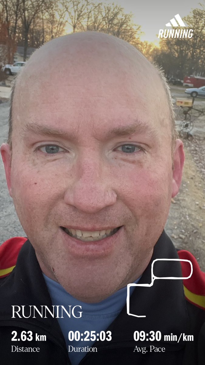 Forward2000's tweet image. On the #bisexualagenda: Trying to stay warm while I jog.