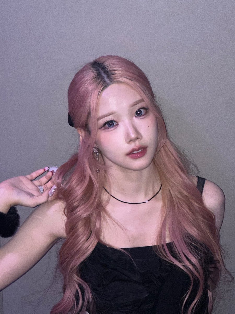 [#채원] 

더쇼!-! 🖤🖤

#CLASSy #클라씨
#CHAEWON