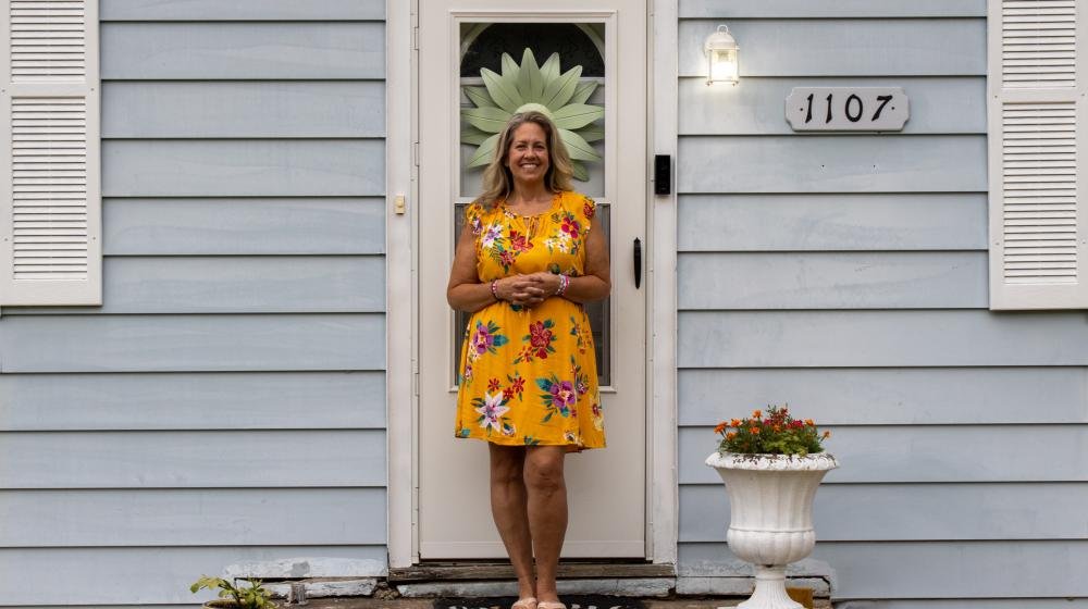 It's National Roof Over Your Head Day 🏠

Our programs can keep roofs over heads and help those who need a little extra help in buying a home.

That includes this single mom, who achieved her lifelong dream of owning a home with a USDA Guaranteed Loan. 👩‍👧‍👦 rd.usda.gov/newsroom/succe…