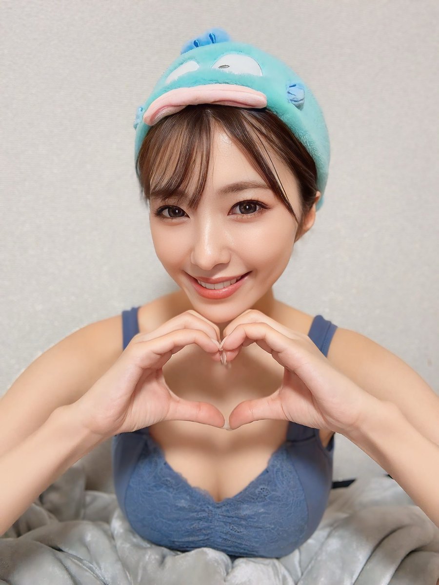 さかなクンみたいになっちゃった😂🤣
ヘアバンドってどう着けるの？

それでは皆様、
おやすみさい🛌ｽﾔｧ… https://t.co/gvxCirfeUi