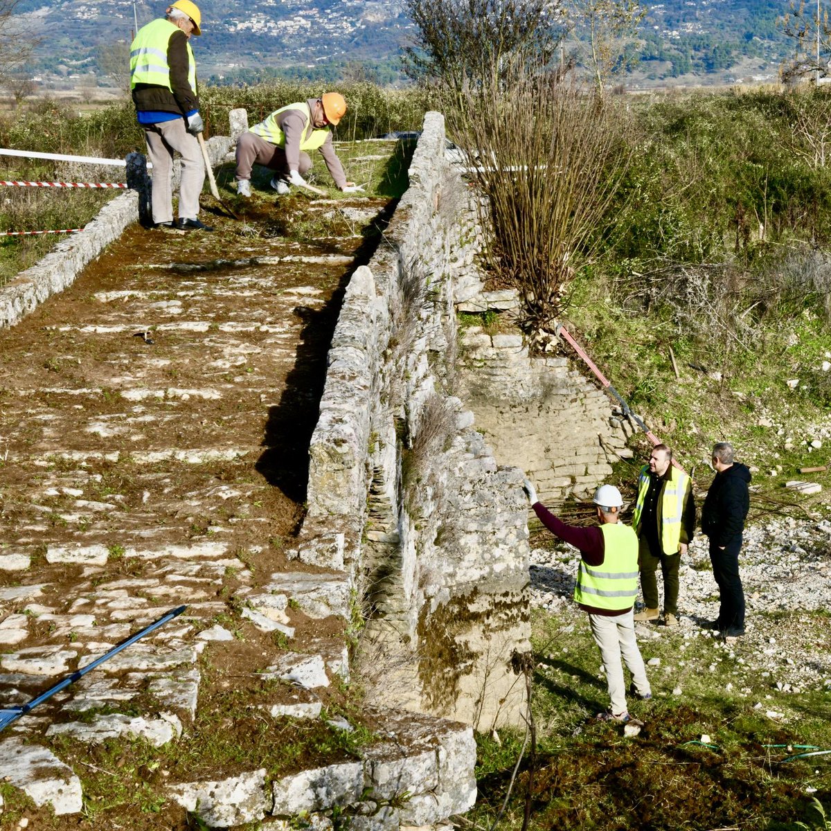 BGonxhja's tweet photo. 📍 Investimi më i madh në trashëgiminë kulturore të Gjirokastrës brenda një viti!

🔨 Projekte restaurimi në Monumente Kulture të Kategorisë I: Ura e Mesit, Ura e Benjës, Sarajet e Myfit Beut, kishat e Drinos, dhe më shumë.

🛡️ Trashëgimi + Turizëm = Zhvillim i qëndrueshëm! https://t.co/FsqhLk25aZ