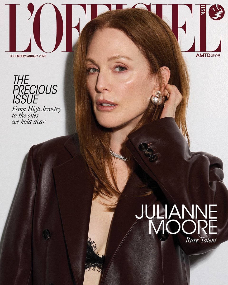 Julianne Moore for L'OFFICIEL