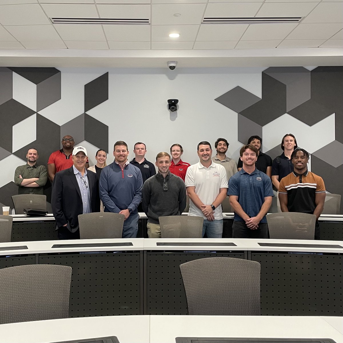 🎾Grateful to Max Eisenbud, SVP of IMG Tennis, for sharing his expertise with our Executive Forum class.🎾

As a renowned agent, Max's insights into athlete representation, branding, and the sports business were invaluable to our students!

#ExecForum #SportManagement #MBASport